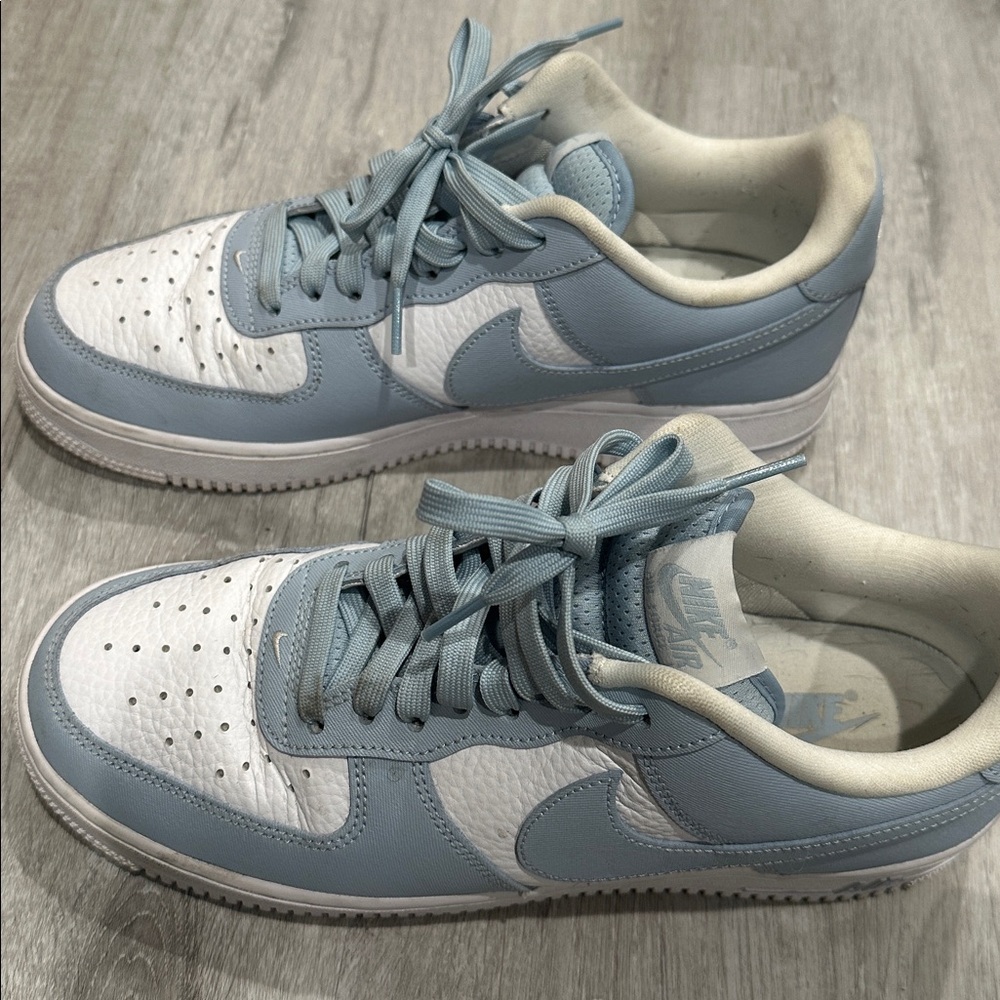 Nike Men's Light Blue and White Sneakers - Picture 2 of 6
